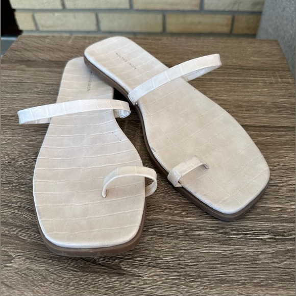 14th & Union Size 9 Ivory Croc Cece Square Toe Sandals - Picture 1 of 4